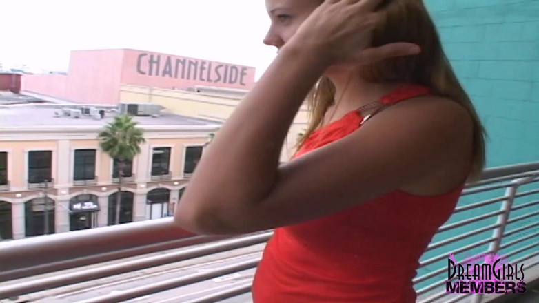 Dream Girls: Dieses hottie ist völlig nackt in einer parkgarage
