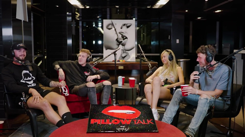 Pillow Talk: Podwójna randka z Carly Lawrence i Joey Joy [poduszka Talk]