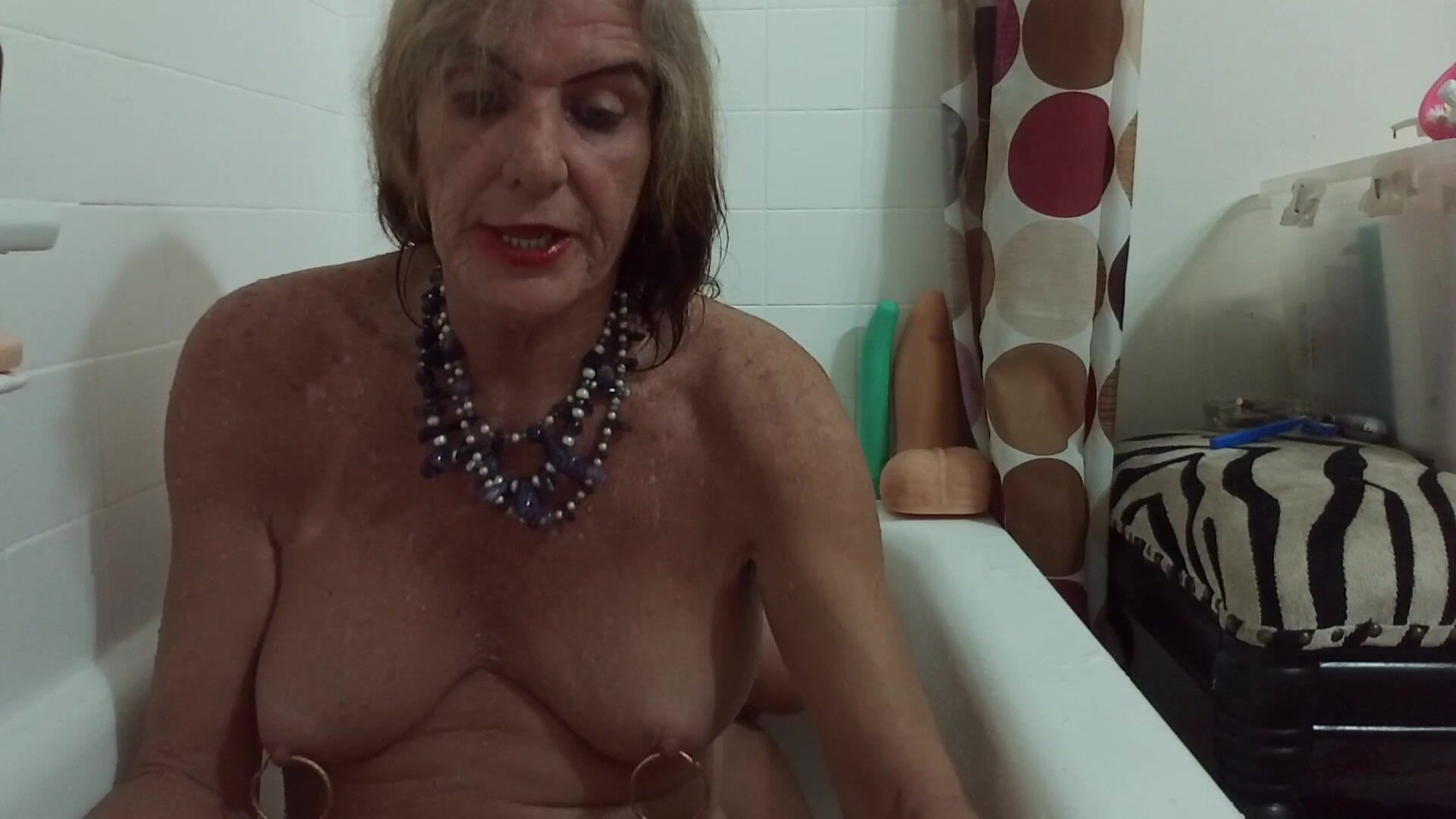 Lizzy Yum Sd April 2025 Bathing Edging Dilating #80 (commentary)