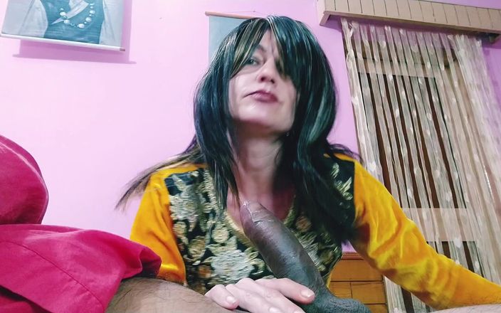 Bolly Karma: बड़े स्तनों वाली चोदने लायक सौतेली मम्मी सौतेले बेटे को सेक्स का मजा लेना सिखाती है।