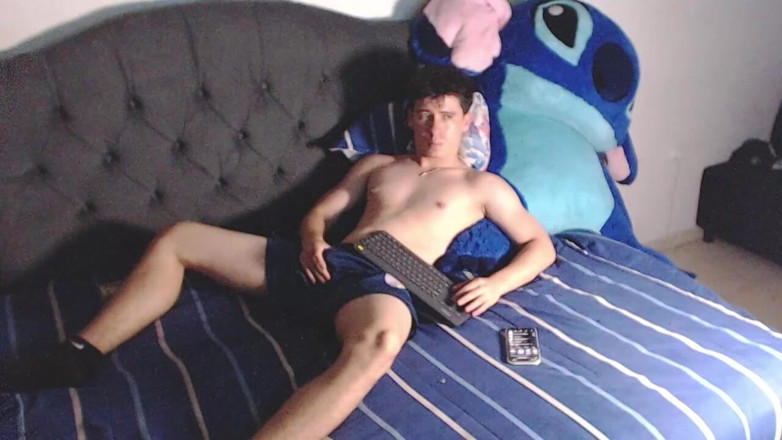 Icyhot707: Me Desnudo Y Me Toco De Forma Caliente