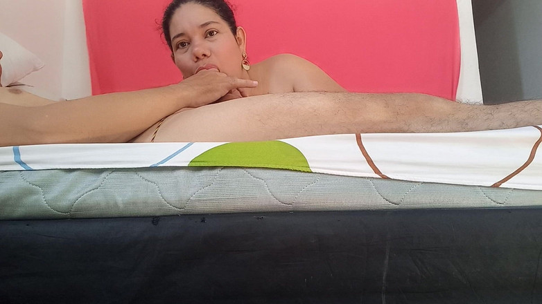 Valkyrie and Luigy Couple: Novia Mamando Garganta Profunda Latina Hermosa