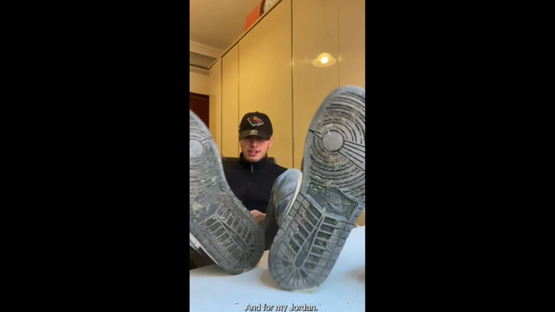 The Show Studio: Orang Kaya Kaki Bergerak