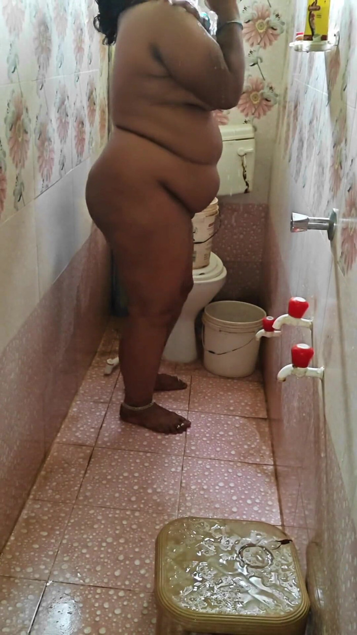 RoyToy: Sexe dans la salle de bain avec mon beau-fils