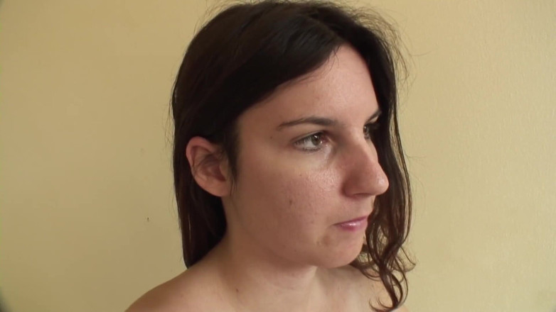 Toy Sluts: Morena amateur muestra sus cosas