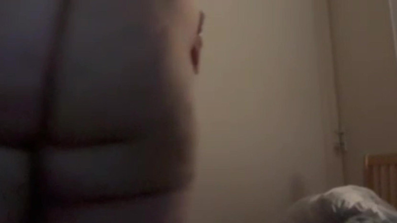 Zina Gabon: Fotbalová máma byla přistižena při převlékání. Velký zadek