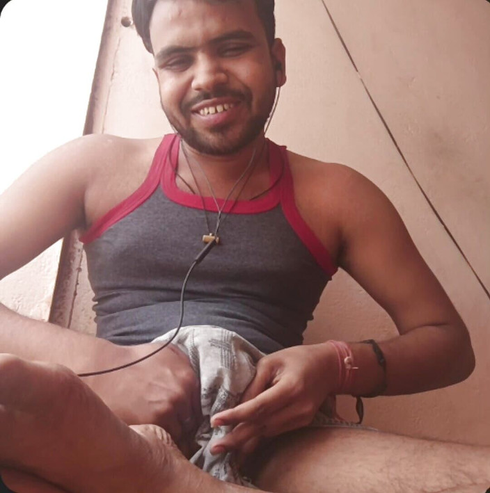 IsmaatDeva: Ismaatdeva Seorang Playboy yang bermain dengan batangnya semasa menonton seks...