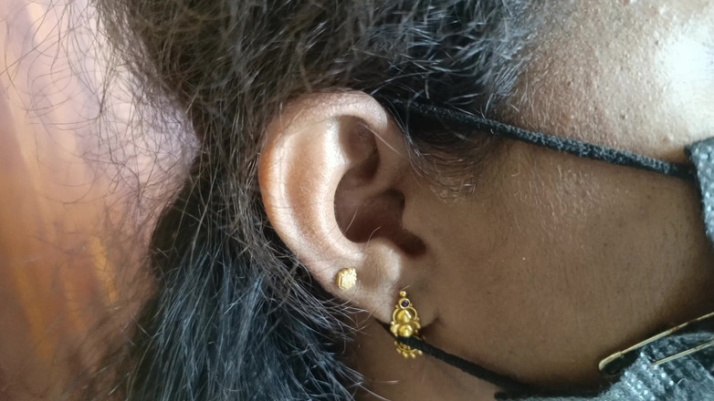 Laxi ammu: Estudante universitária infiel