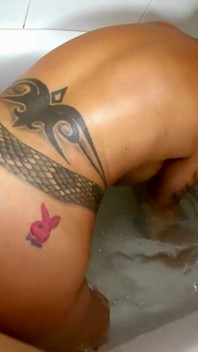 MILF - Gozada nos peitos grandes