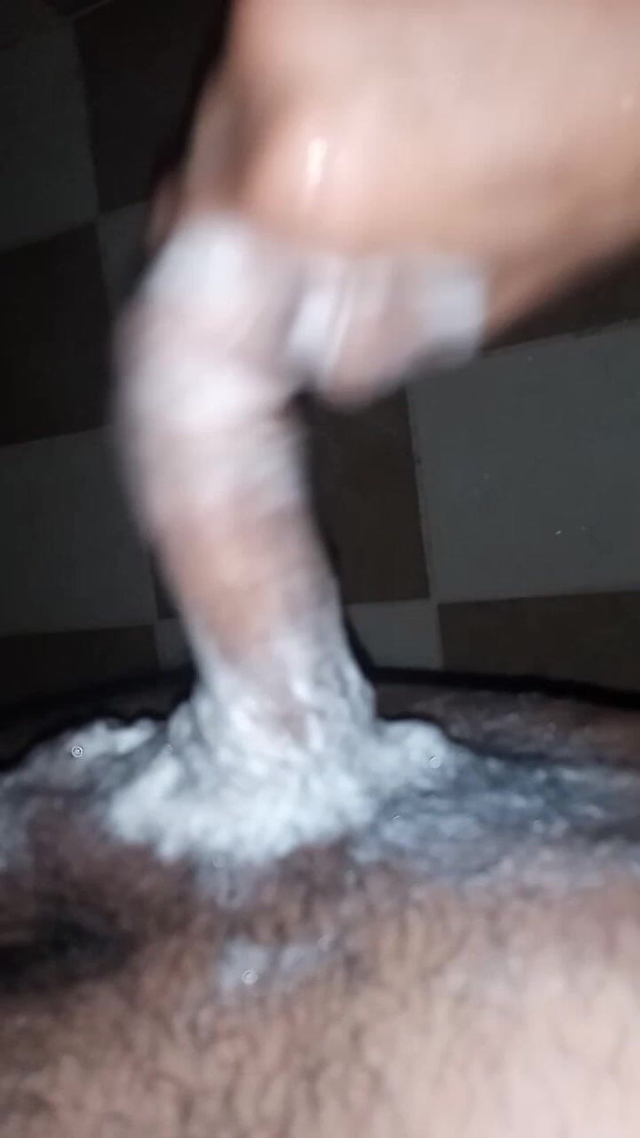 Cute boy jerks off: Boy Masturbates While Listening to Chinese Music in the Bathroom