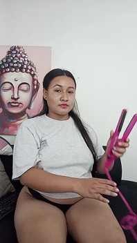 Model webcam ini pengen banget dientot habis-habisan sama pantat bahenolnya