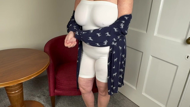 Aunty Sandra vintage girdle queen: Vgq16 Tia Sandra Vestindo Sua Forma Macia Usar Tudo Em...