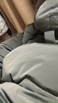 Błyszczący Futro Kaptur Downjacket. Głębokie gardło, pluć, jazda i sperma kapiąca na mój płaszcz