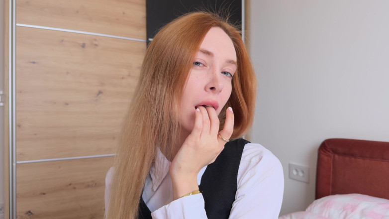 Loly Nebel Studio: The Most Beautiful Girl in the Office Suddenly Noticed You