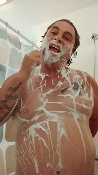 7-16-2026 Holení mé tváře hrudníku a žaludku