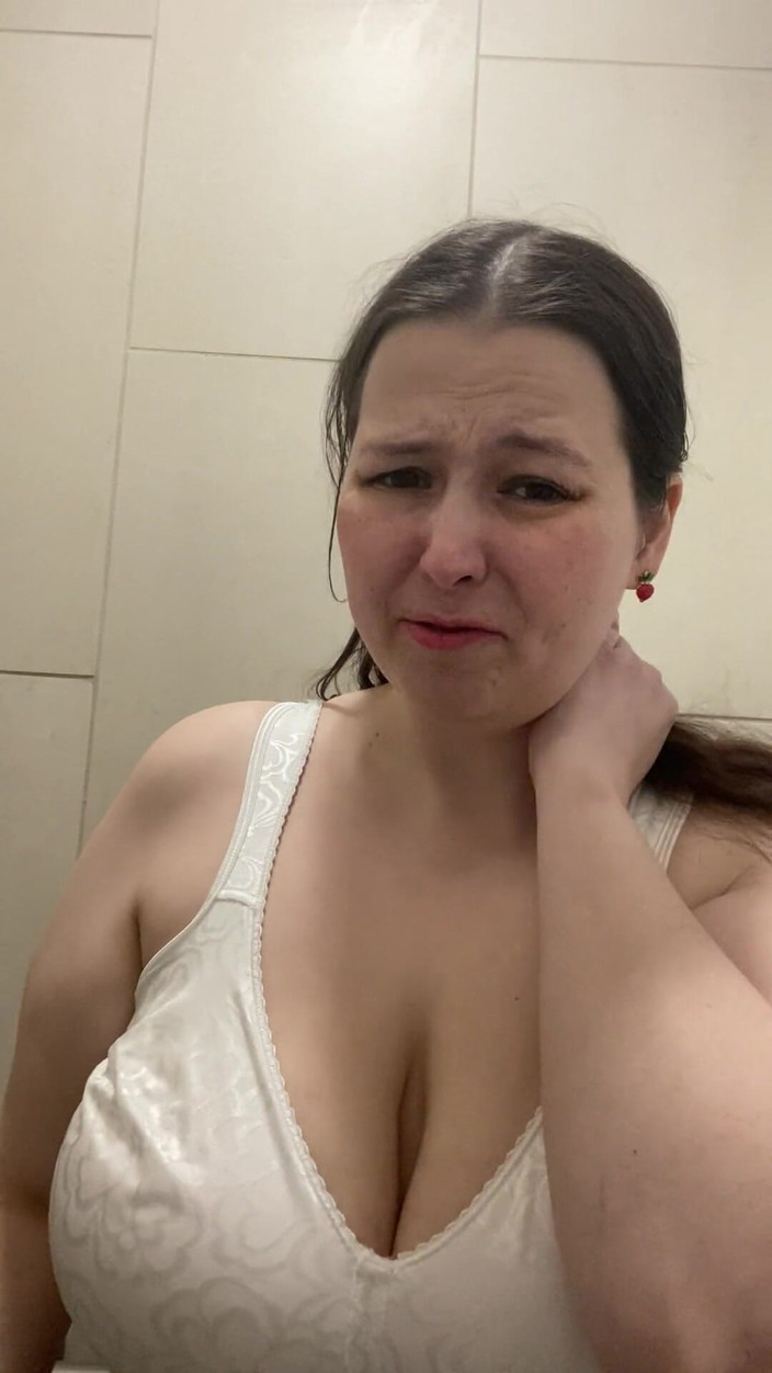 MissChrystalline: Hablar, frustración sexual, el teléfono sigue cayendo, el orgasmo eventual