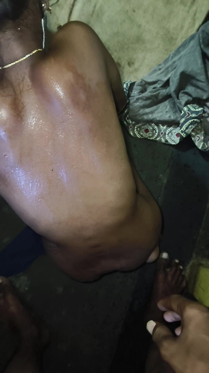 X videos: Sexy nevlastní bratr svádí slušnou nevlastní sestru v kuchyni