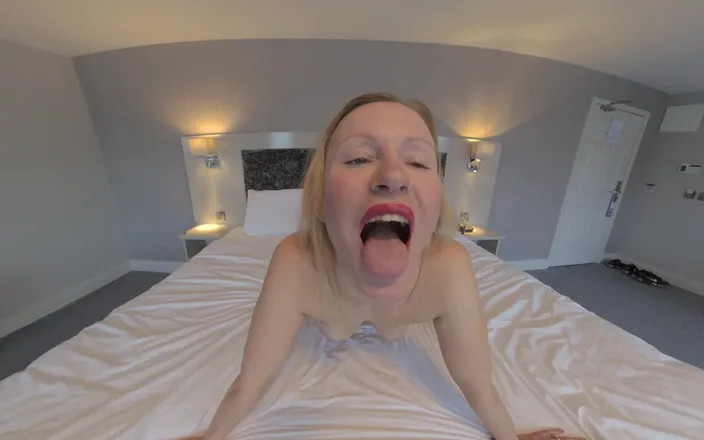 BlondeHexe VR: 你的虚拟女友让你做爱