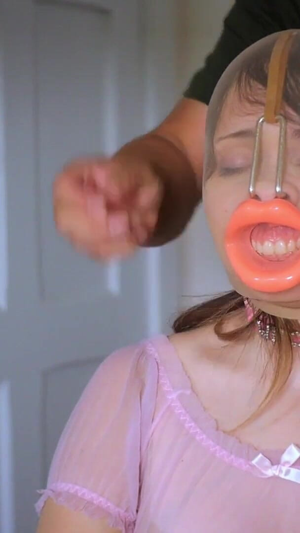 Cherry The Doll: Nylon encassé