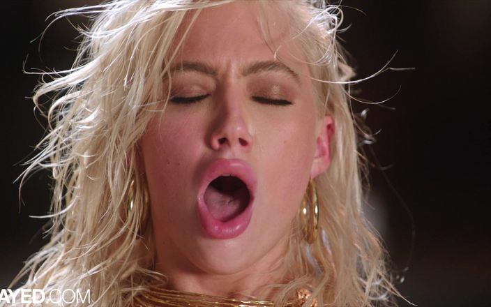 Slayed: Aksi nakal Ivy dan vicki yang saling muasin memek satu...