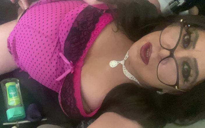 Krissy Sweets: सीडी क्रिसी स्वीट्स अपने खिलौने और अपने तंग टश के साथ खेल रही है