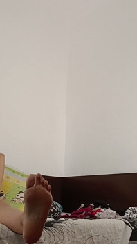 Sexy Esposa Baila Desnuda En Casa. Mamá Sexy Hace Yoga Desnuda, Coño Peludo, Gran Culo.
