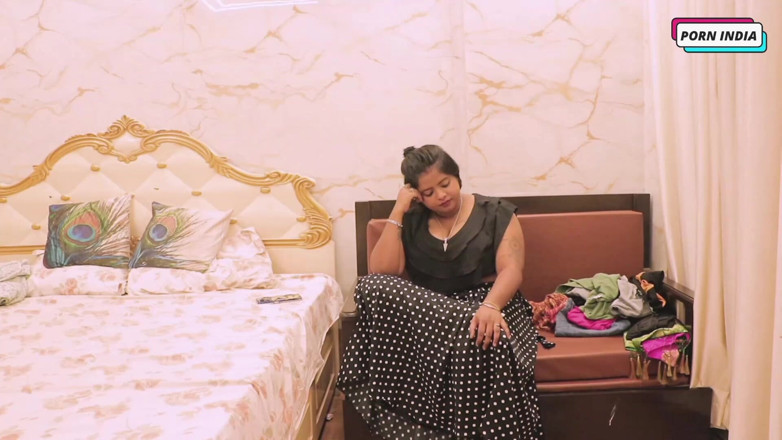 Porn India Studio: Beautiful Desi Girl Threesome Romantic Sex