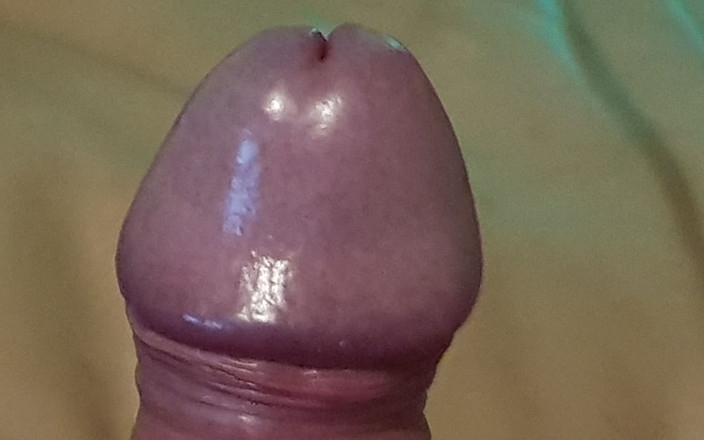 Pellefnatt: Мой муж находится на диване, пробует свое новое кольцо на его маленьком члене, чтобы посмотреть, было ли это хорошо