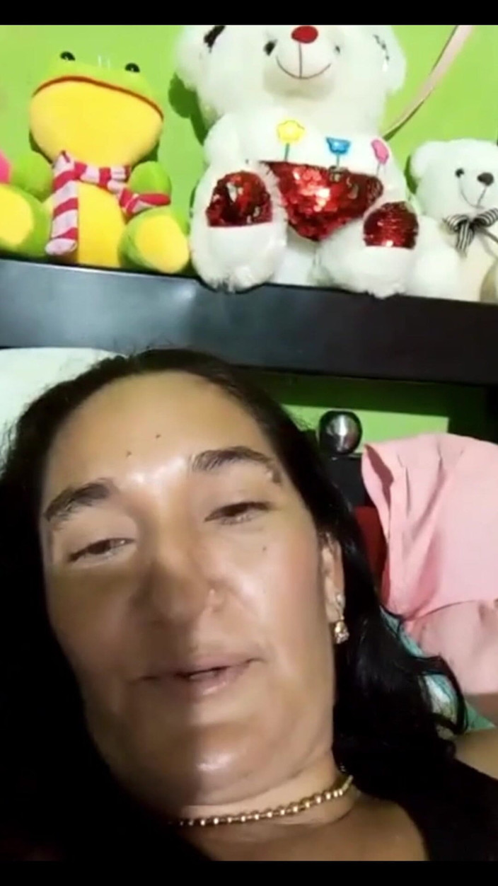 Anny Scorcia: follo 和胡萝卜在我的肛门之间 p2