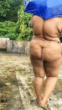 Beautiful Chubby Girls Getting Naked in Rain Outdoor. Big Boobs and Ass Exposed in Public