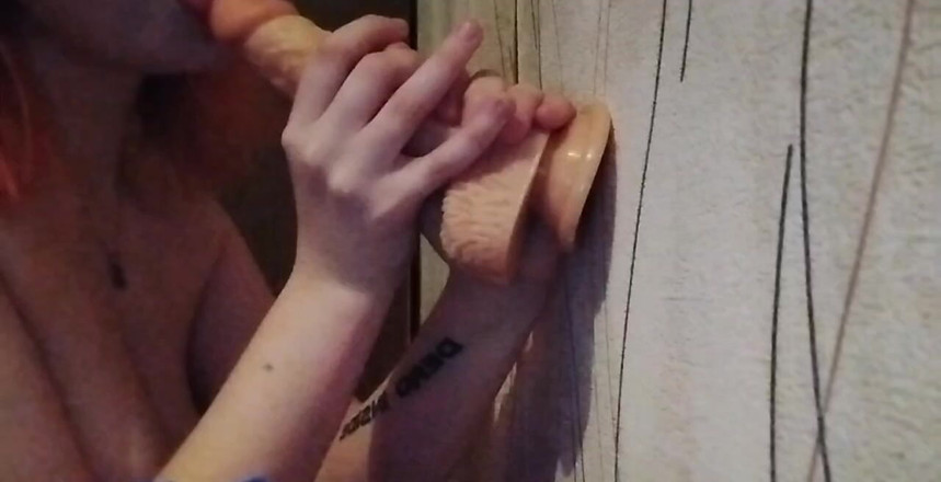 Miss_Kaprizzz19: 자지를 빠는 수줍은 소녀, 내가 하는 일을 좋아하시나요?