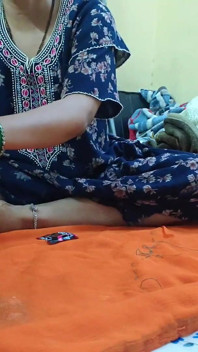Bhabhi ko mc mai hi condom laga kar choda