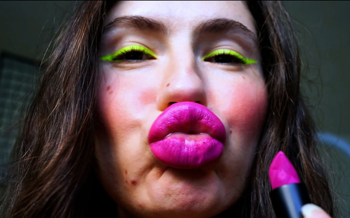 Rarible Diamond: いたずらマゼンタの口紅キス唾フェチキス