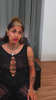Gangbang đầu tiên cho một kẻ hung ác. Valeria Del Rio, choáng ngợp với những giả mạo