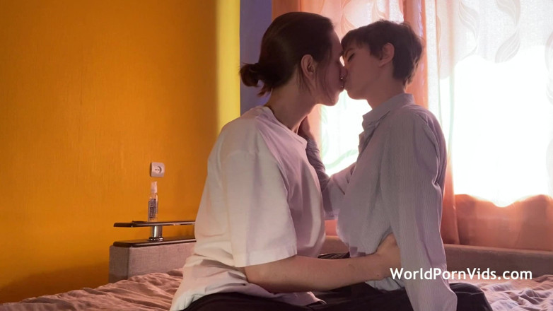 Selected worldwide porn: Adam kız arkadaşını orgazm olana ve artık sikişmek istemeyene kadar...