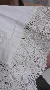 Wir riechen weiße antiker kleidung, schätzchen - lady victoria valente