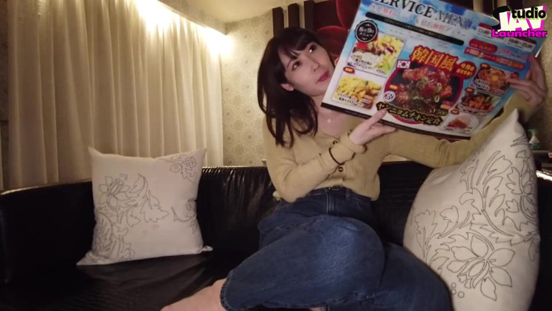 Studio JAV Launcher: 어디서나 Gulp-a 멋진 리셉션 뮤즈는 그녀의 서명 이동 장으로 노출을 집니다 3