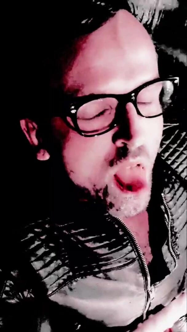 Slutboyben: Slutboyben cam4 đụ vào cổ họng cu giả