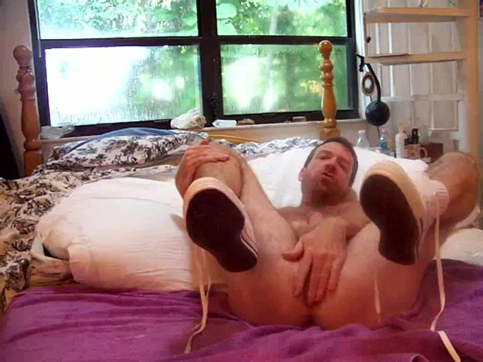 Hairyartist: Koçun yeni spor ayakkabıları 1