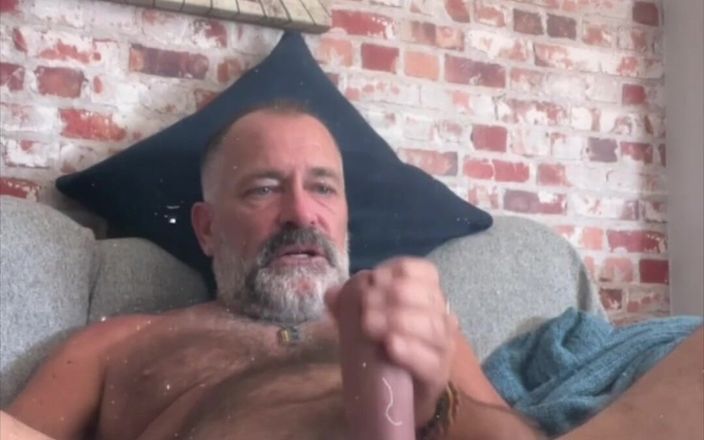 Daddybearvlc: Příliš sexy pro Tiktok