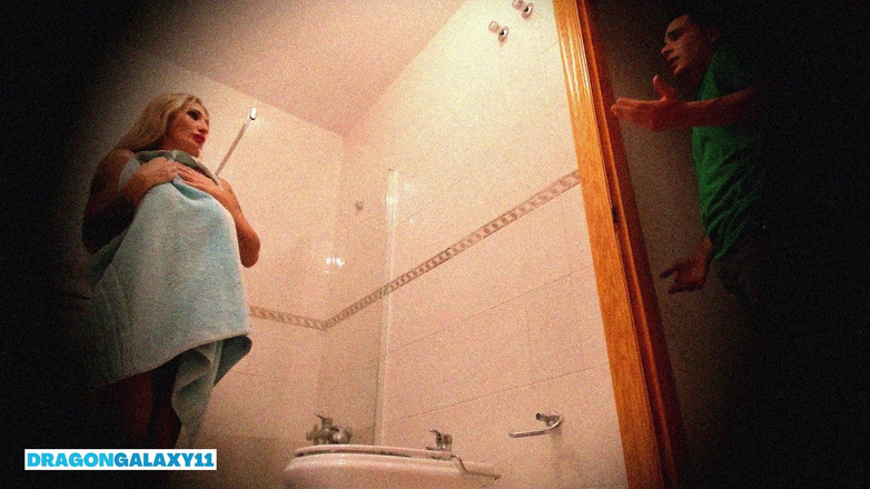 DragonGalaxy11: Eu Pego Meu Enteado Na Câmera Para Deixar Meu Marido...