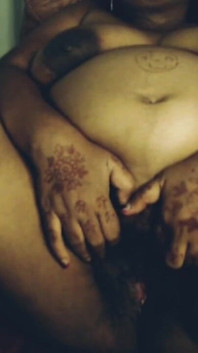 Señora pregnent jugando coño con show desnudo
