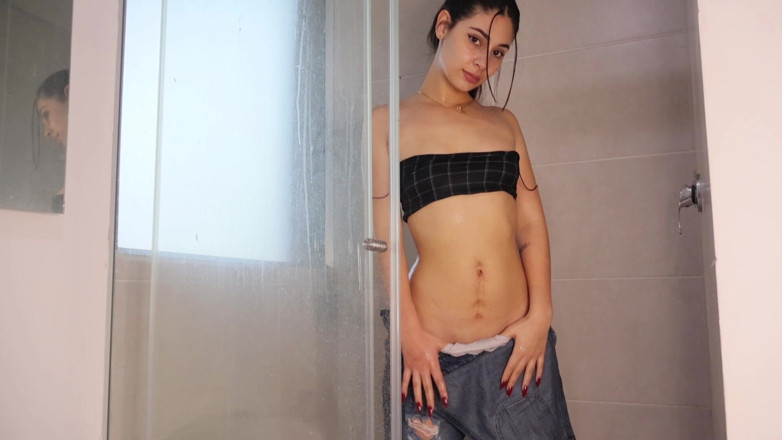 alejakink: Myjeans nat maken onder de douche