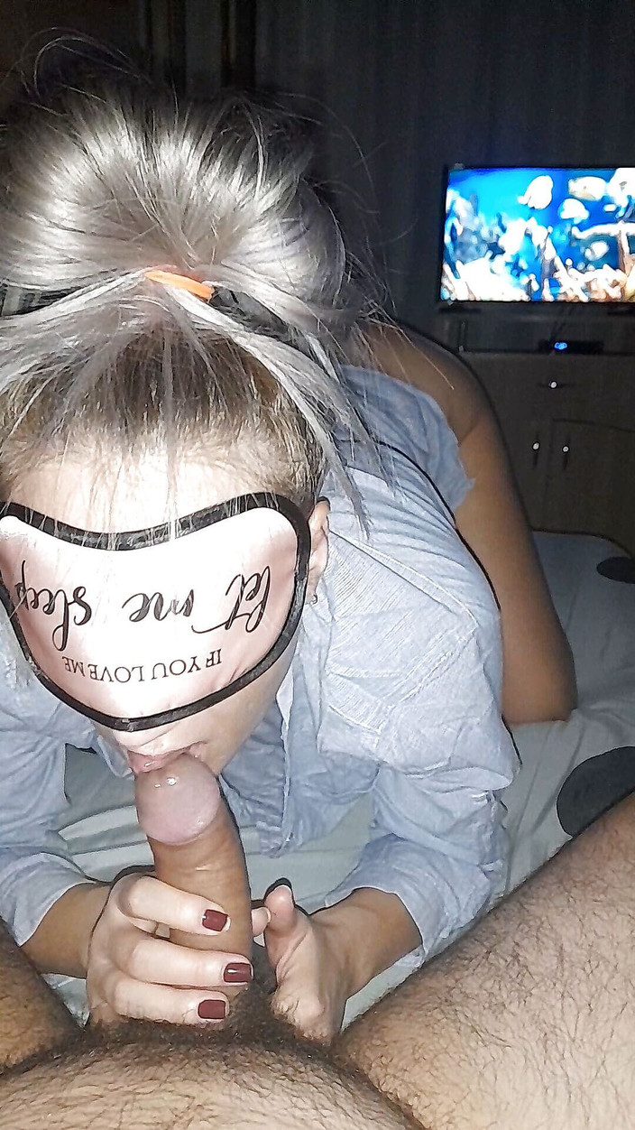 Audrey: Lahodná kouří od servisní dívky v kuchyni