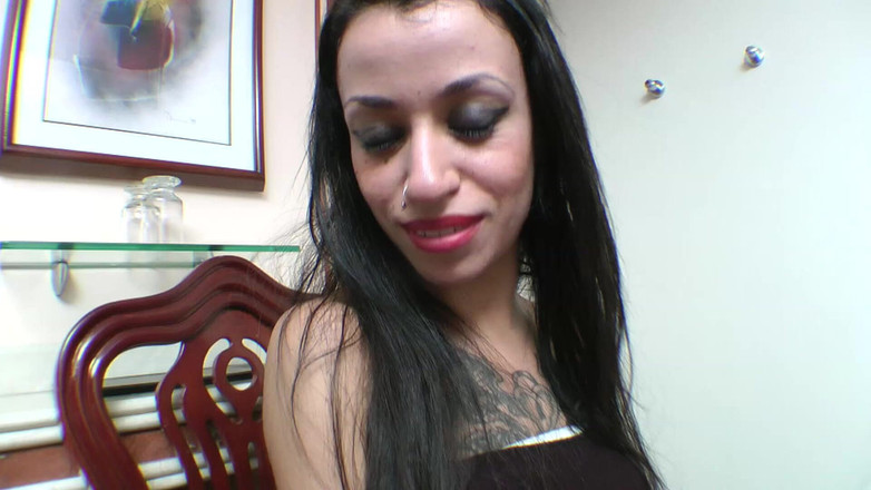 FetishKing: Pierdzenie Bliźniaczka - Pokazuje żyłę szyi