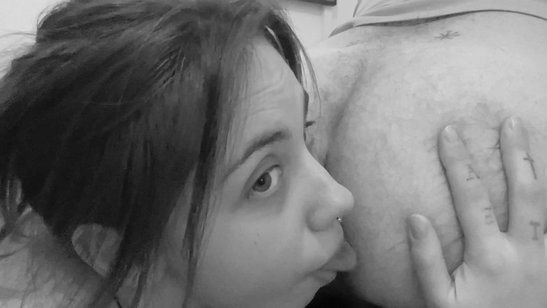 Raxxxbit: 혀로 존나게 빠는 Pornellia 아름다운 후장