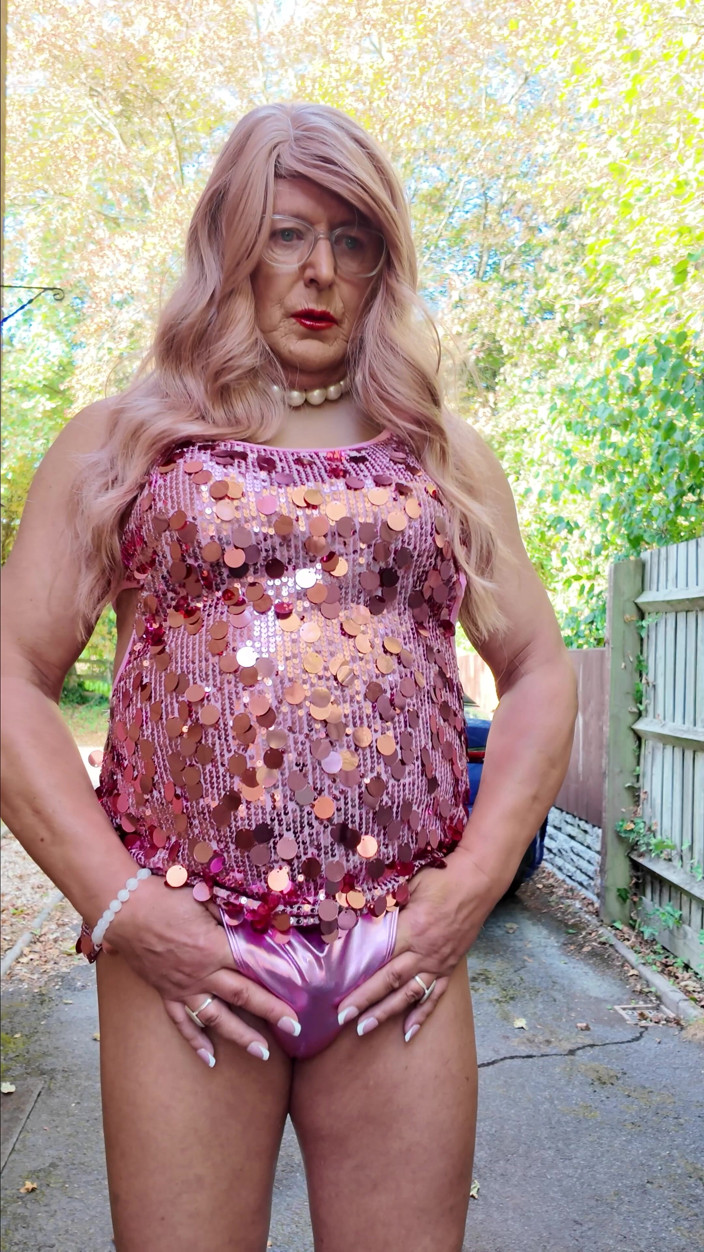 Kelly CD 2022: Sexy Crossdresser Kellycd2022 in My Pink Sequin Little Dress and...