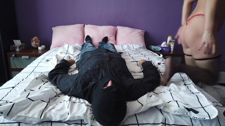 Worshipped by Alex: El primer sentada en la cara y oliendo culo con...