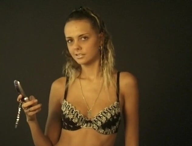 Flash Model Amateurs: Bruna in lingerie al telefono
