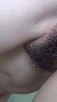 Belleza salvaje con una figura atlética y encanto indómito no pudo ocultar su ansia de más